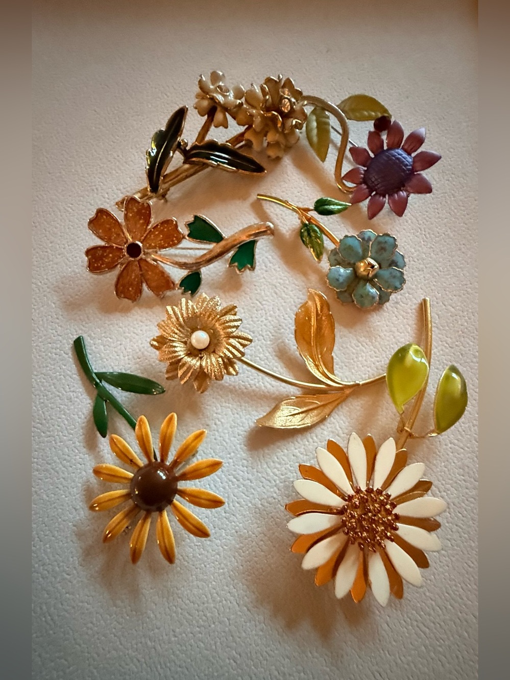 Vintage-Inspired Floral Brooch Bundle